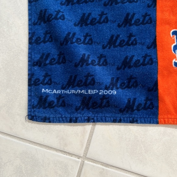 NY METS Large Towel - Picture 4 of 4